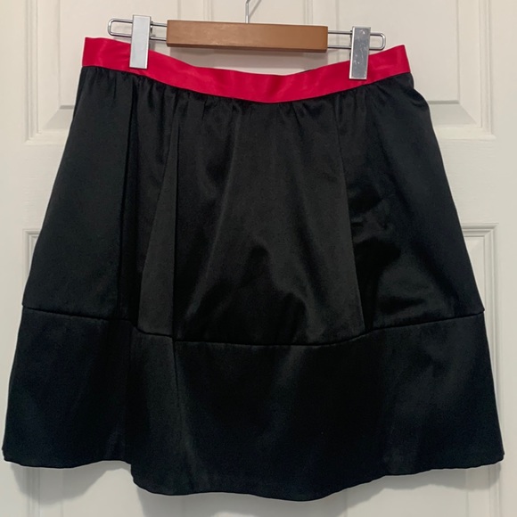 H&M satin skirt. - Picture 1 of 6